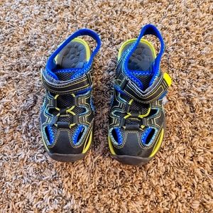 3/$10 🖍️ Boy's sandals